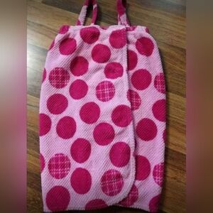 Womens pink dot shower wrap
